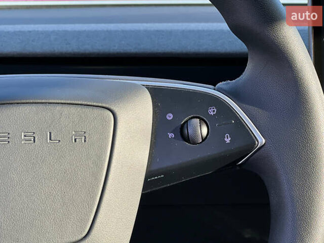 Серый Тесла Модель 3, объемом двигателя 0 л и пробегом 28 тыс. км за 28300 $, фото 12 на Automoto.ua