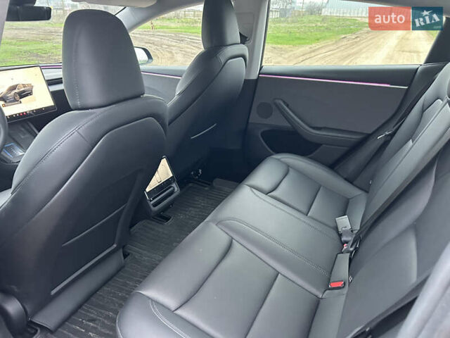 Сірий Тесла Модель 3, об'ємом двигуна 0 л та пробігом 70 тис. км за 26200 $, фото 19 на Automoto.ua