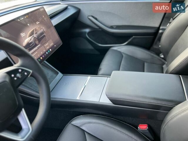 Серый Тесла Модель 3, объемом двигателя 0 л и пробегом 1 тыс. км за 25800 $, фото 23 на Automoto.ua