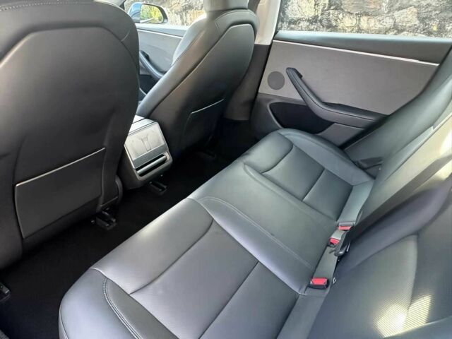 Серый Тесла Модель 3, объемом двигателя 0 л и пробегом 10 тыс. км за 15400 $, фото 12 на Automoto.ua