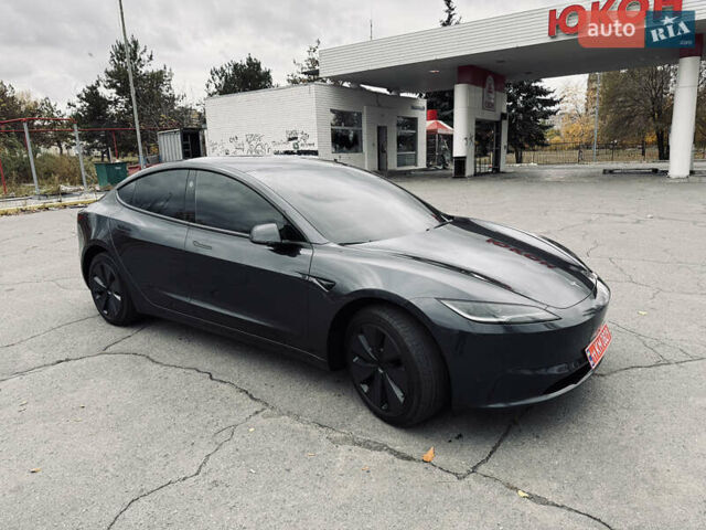 Тесла Модель 3 2024 в Днепре (Днепропетровске) на Automoto.ua Серый Тесла Модель 3, объемом двигателя 0 л и пробегом 6 тыс. км за 25600 $, фото 2 на Automoto.ua