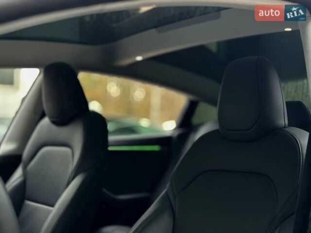 Серый Тесла Модель 3, объемом двигателя 0 л и пробегом 12 тыс. км за 31999 $, фото 13 на Automoto.ua