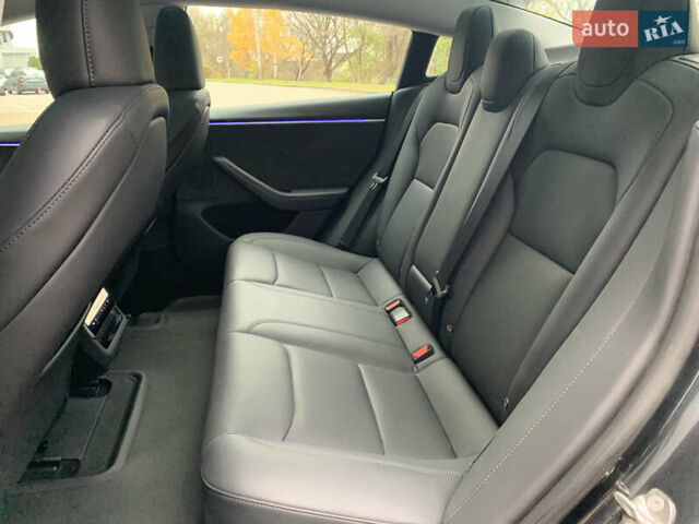 Серый Тесла Модель 3, объемом двигателя 0 л и пробегом 22 тыс. км за 32500 $, фото 39 на Automoto.ua