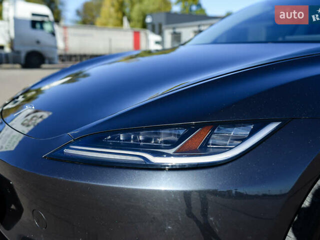 Серый Тесла Модель 3, объемом двигателя 0 л и пробегом 14 тыс. км за 31699 $, фото 2 на Automoto.ua