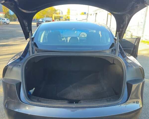 Тесла Модель 3 2024 у Одесі на Automoto.ua Сірий Тесла Модель 3, об'ємом двигуна 0 л та пробігом 27 тис. км за 32500 $, фото 14 на Automoto.ua