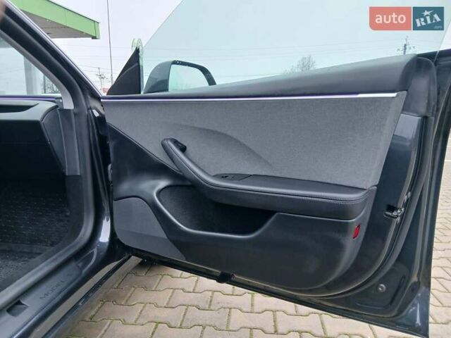 Серый Тесла Модель 3, объемом двигателя 0 л и пробегом 3 тыс. км за 28500 $, фото 16 на Automoto.ua