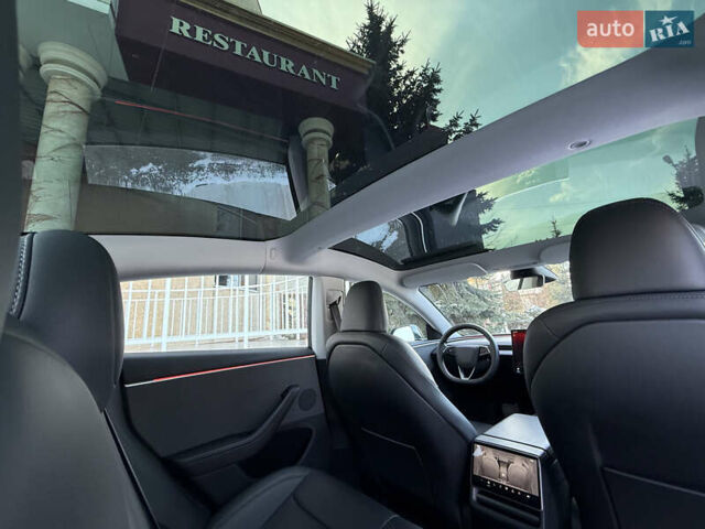 Серый Тесла Модель 3, объемом двигателя 0 л и пробегом 34 тыс. км за 26600 $, фото 28 на Automoto.ua