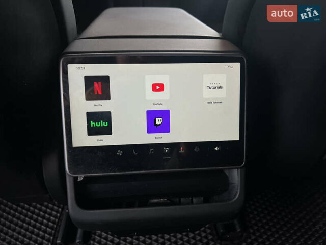 Серый Тесла Модель 3, объемом двигателя 0 л и пробегом 29 тыс. км за 27000 $, фото 12 на Automoto.ua