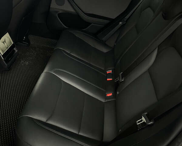 Серый Тесла Модель 3, объемом двигателя 0 л и пробегом 29 тыс. км за 27000 $, фото 10 на Automoto.ua