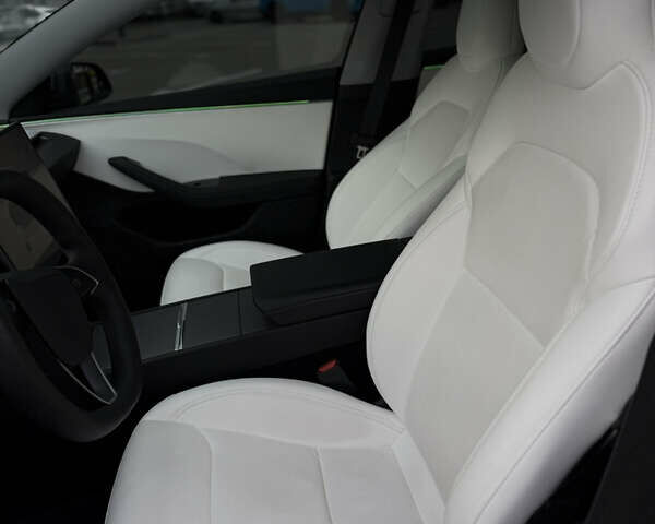 Серый Тесла Модель 3, объемом двигателя 0 л и пробегом 34 тыс. км за 33000 $, фото 12 на Automoto.ua