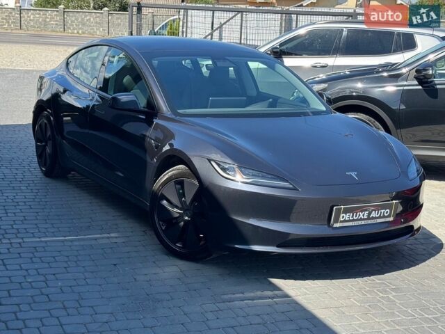 Серый Тесла Модель 3, объемом двигателя 0 л и пробегом 11 тыс. км за 31500 $, фото 4 на Automoto.ua