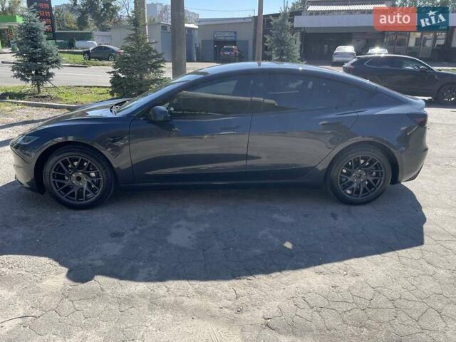 Серый Тесла Модель 3, объемом двигателя 0 л и пробегом 27 тыс. км за 27400 $, фото 2 на Automoto.ua