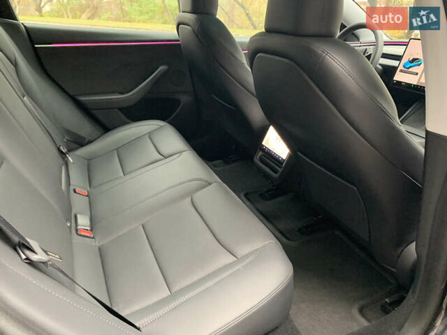 Серый Тесла Модель 3, объемом двигателя 0 л и пробегом 22 тыс. км за 32500 $, фото 19 на Automoto.ua