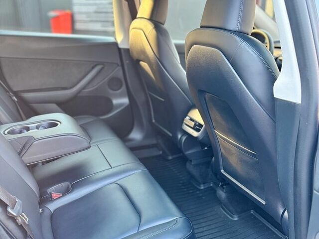 Сірий Тесла Модель 3, об'ємом двигуна 0 л та пробігом 5 тис. км за 9485 $, фото 4 на Automoto.ua