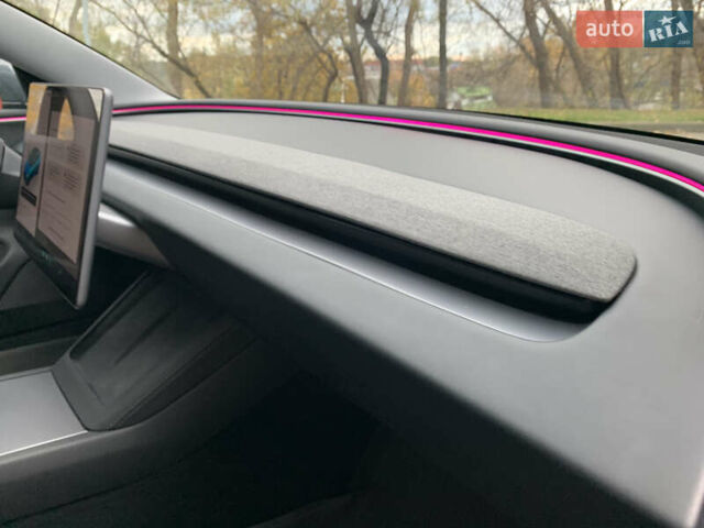 Серый Тесла Модель 3, объемом двигателя 0 л и пробегом 22 тыс. км за 32500 $, фото 28 на Automoto.ua