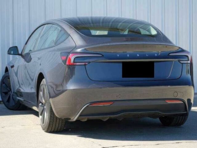 Серый Тесла Модель 3, объемом двигателя 0 л и пробегом 20 тыс. км за 15500 $, фото 6 на Automoto.ua
