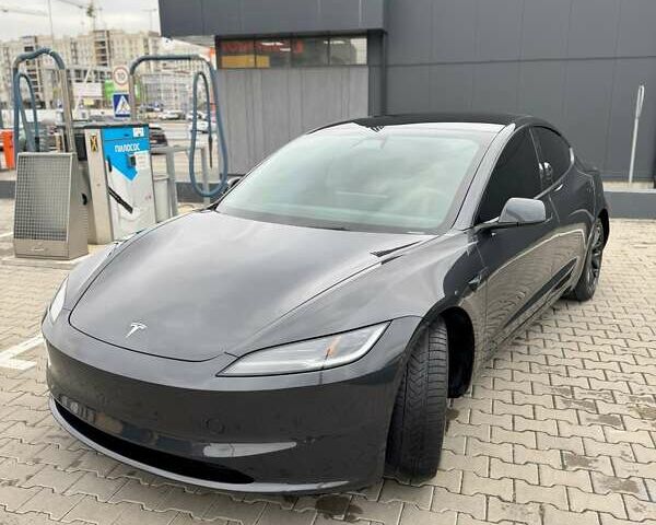 Серый Тесла Модель 3, объемом двигателя 0 л и пробегом 8 тыс. км за 32500 $, фото 1 на Automoto.ua
