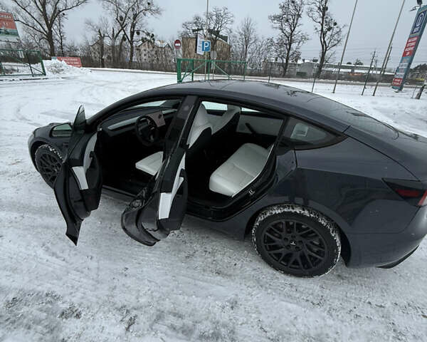 Серый Тесла Модель 3, объемом двигателя 0 л и пробегом 5 тыс. км за 30500 $, фото 8 на Automoto.ua