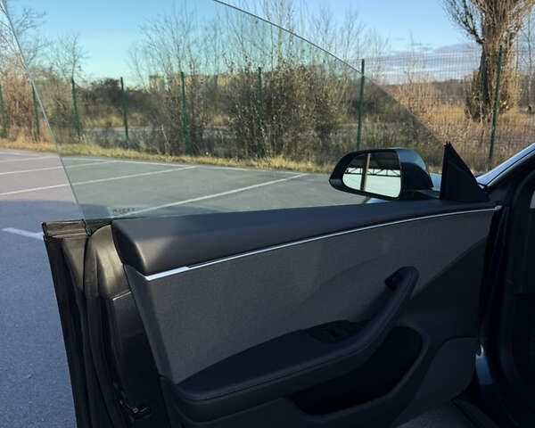 Сірий Тесла Модель 3, об'ємом двигуна 0 л та пробігом 2 тис. км за 32000 $, фото 23 на Automoto.ua