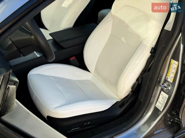 Серый Тесла Модель 3, объемом двигателя 0 л и пробегом 6 тыс. км за 34999 $, фото 11 на Automoto.ua