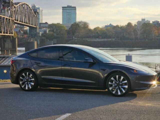 Серый Тесла Модель 3, объемом двигателя 0 л и пробегом 1 тыс. км за 13000 $, фото 2 на Automoto.ua