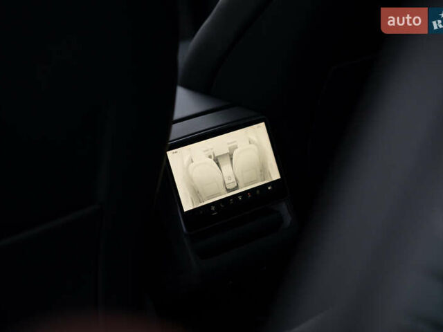 Серый Тесла Модель 3, объемом двигателя 0 л и пробегом 8 тыс. км за 28100 $, фото 18 на Automoto.ua