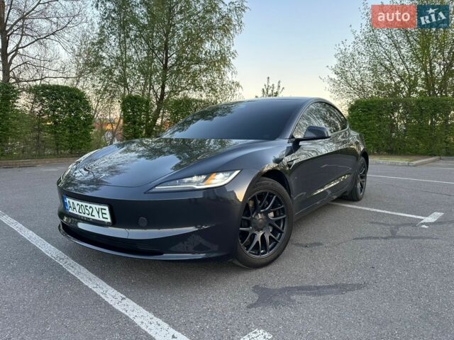 Серый Тесла Модель 3, объемом двигателя 0 л и пробегом 18 тыс. км за 28900 $, фото 5 на Automoto.ua