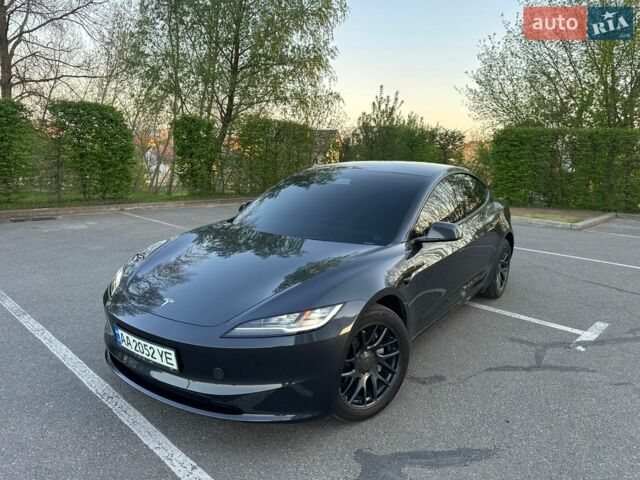 Серый Тесла Модель 3, объемом двигателя 0 л и пробегом 18 тыс. км за 28900 $, фото 2 на Automoto.ua