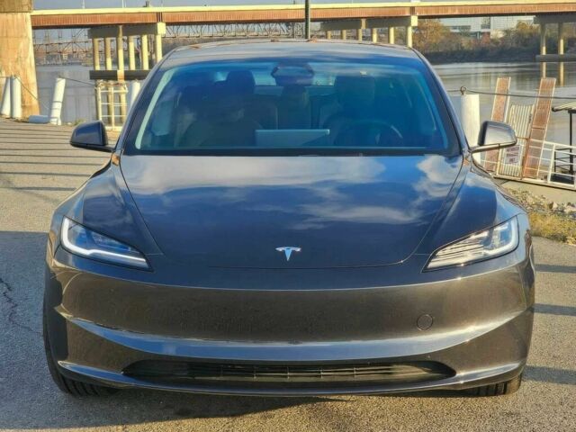 Серый Тесла Модель 3, объемом двигателя 0 л и пробегом 1 тыс. км за 13000 $, фото 1 на Automoto.ua