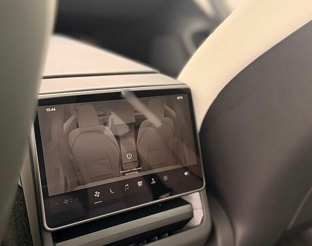 Серый Тесла Модель 3, объемом двигателя 0 л и пробегом 13 тыс. км за 28999 $, фото 39 на Automoto.ua