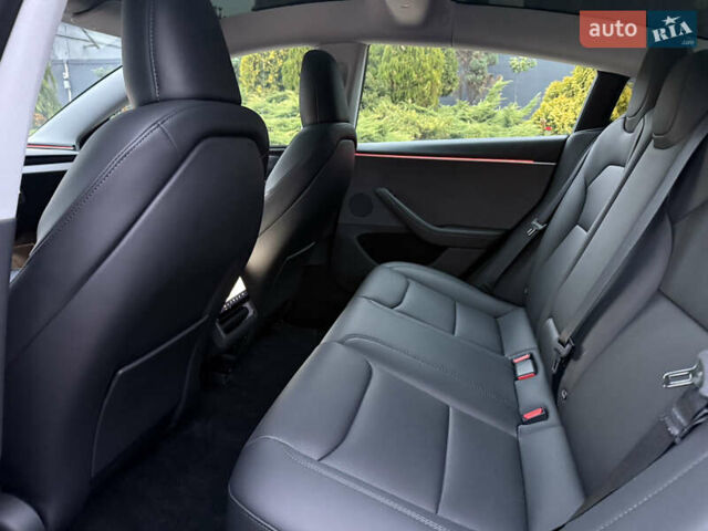 Серый Тесла Модель 3, объемом двигателя 0 л и пробегом 6 тыс. км за 29999 $, фото 32 на Automoto.ua