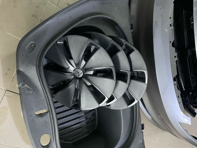 Серый Тесла Модель 3, объемом двигателя 0 л и пробегом 2 тыс. км за 27300 $, фото 13 на Automoto.ua