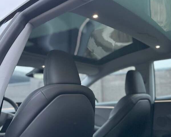 Серый Тесла Модель 3, объемом двигателя 0 л и пробегом 5 тыс. км за 28500 $, фото 8 на Automoto.ua