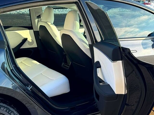 Серый Тесла Модель 3, объемом двигателя 0 л и пробегом 5 тыс. км за 27999 $, фото 8 на Automoto.ua