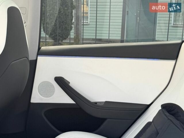 Сірий Тесла Модель 3, об'ємом двигуна 0 л та пробігом 6 тис. км за 40500 $, фото 5 на Automoto.ua