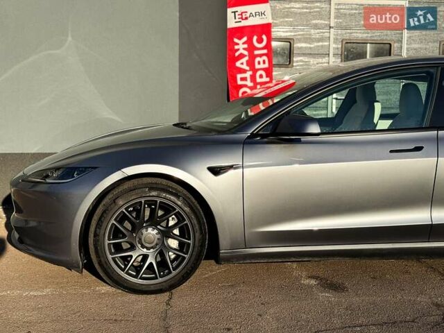 Серый Тесла Модель 3, объемом двигателя 0 л и пробегом 6 тыс. км за 34999 $, фото 4 на Automoto.ua