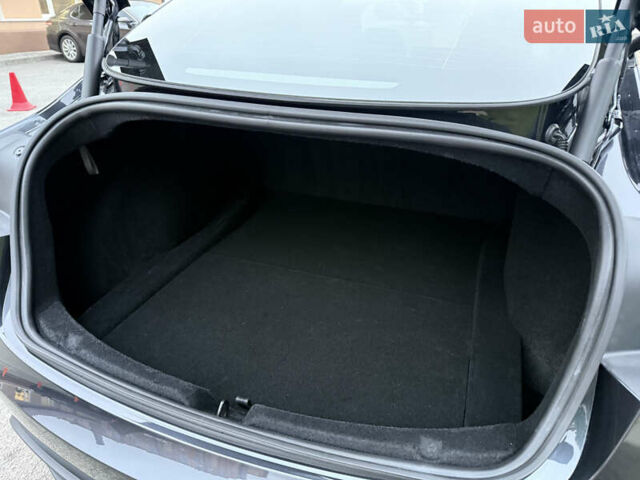 Серый Тесла Модель 3, объемом двигателя 0 л и пробегом 6 тыс. км за 29999 $, фото 30 на Automoto.ua