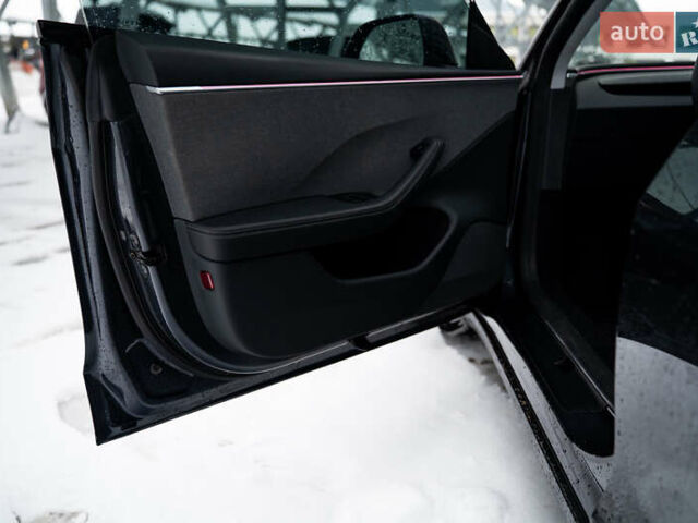 Серый Тесла Модель 3, объемом двигателя 0 л и пробегом 8 тыс. км за 28100 $, фото 15 на Automoto.ua