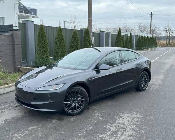 Серый Тесла Модель 3, объемом двигателя 0 л и пробегом 5 тыс. км за 28500 $, фото 1 на Automoto.ua