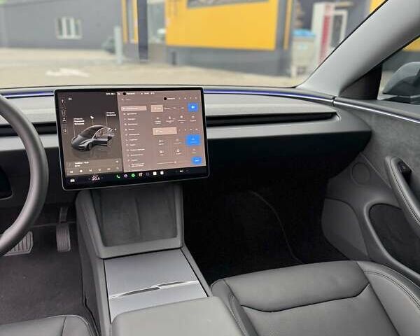 Серый Тесла Модель 3, объемом двигателя 0 л и пробегом 8 тыс. км за 32500 $, фото 15 на Automoto.ua