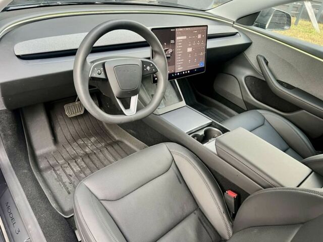 Серый Тесла Модель 3, объемом двигателя 0 л и пробегом 7 тыс. км за 31700 $, фото 3 на Automoto.ua