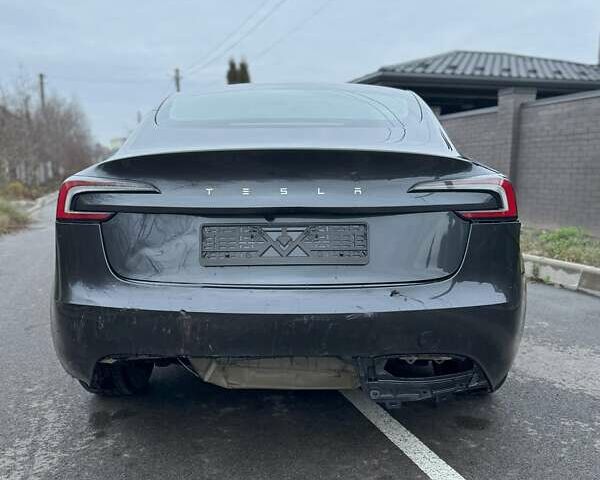 Серый Тесла Модель 3, объемом двигателя 0 л и пробегом 5 тыс. км за 28500 $, фото 3 на Automoto.ua