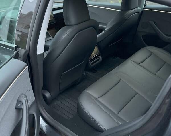 Серый Тесла Модель 3, объемом двигателя 0 л и пробегом 5 тыс. км за 28500 $, фото 7 на Automoto.ua