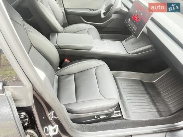 Сірий Тесла Модель 3, об'ємом двигуна 0 л та пробігом 2 тис. км за 27599 $, фото 16 на Automoto.ua