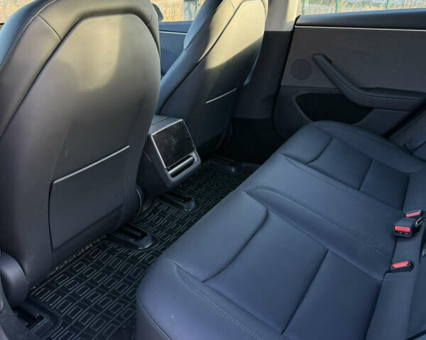 Сірий Тесла Модель 3, об'ємом двигуна 0 л та пробігом 2 тис. км за 32000 $, фото 19 на Automoto.ua