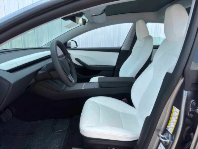 Сірий Тесла Модель 3, об'ємом двигуна 0 л та пробігом 18 тис. км за 15500 $, фото 6 на Automoto.ua