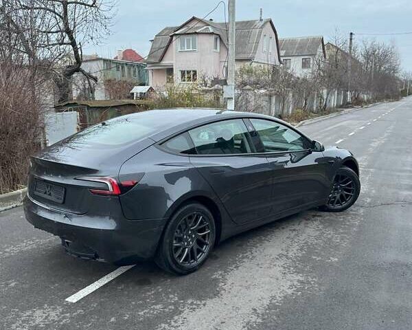 Серый Тесла Модель 3, объемом двигателя 0 л и пробегом 5 тыс. км за 28500 $, фото 2 на Automoto.ua