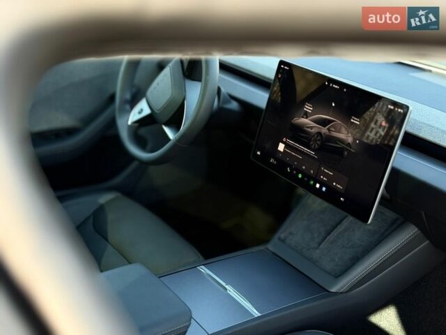 Серый Тесла Модель 3, объемом двигателя 0 л и пробегом 2 тыс. км за 31000 $, фото 11 на Automoto.ua