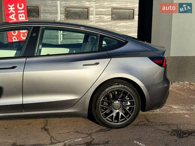 Серый Тесла Модель 3, объемом двигателя 0 л и пробегом 6 тыс. км за 34999 $, фото 6 на Automoto.ua