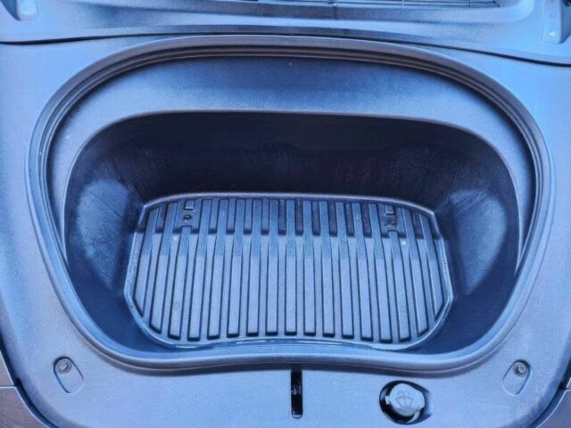 Серый Тесла Модель 3, объемом двигателя 0 л и пробегом 8 тыс. км за 15500 $, фото 17 на Automoto.ua